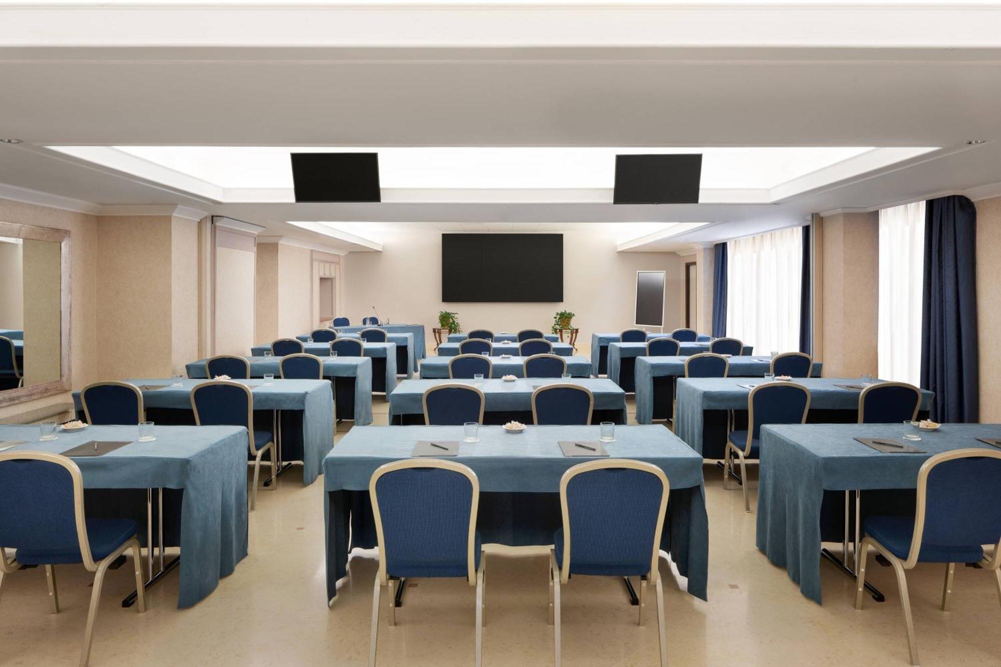 Courtyard By Marriott Rome Central Park Ngoại thất bức ảnh